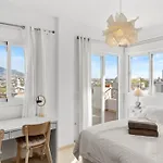 Spacious And Elegant V214 *