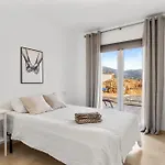 Spacious And Elegant V214