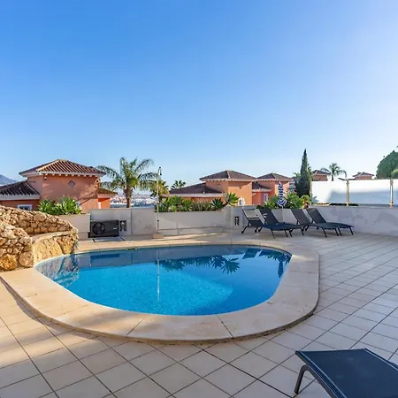 Spacious And Elegant V214