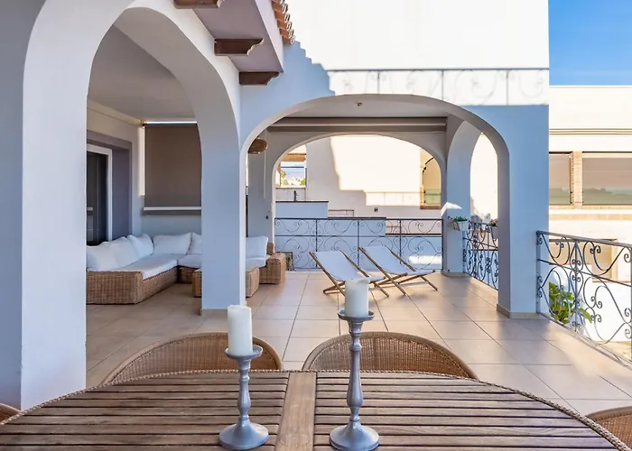 Spacious And Elegant V214 *